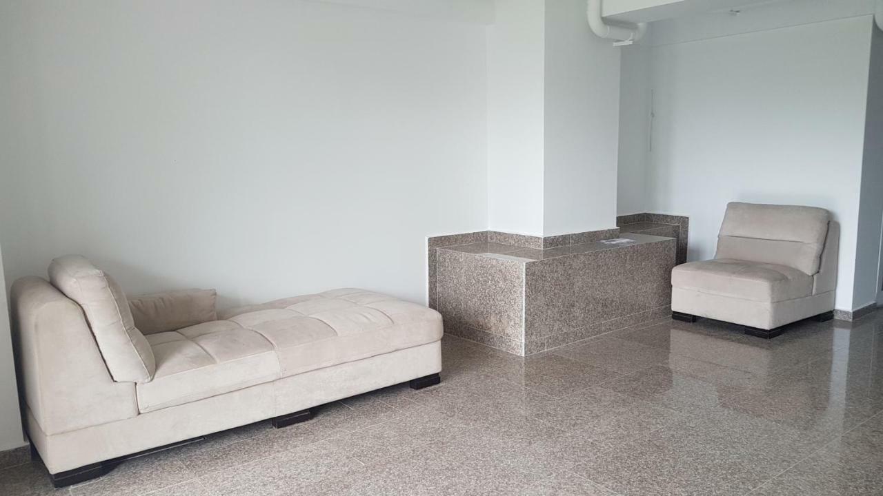 Summerhouse Apartments Mamaia Exterior photo